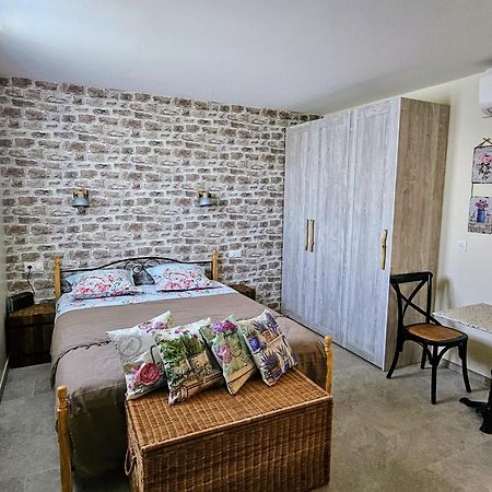 Charmant Studio Pres De La Plage Avec Jacuzzi Et Terrasse Privative Villeneuve-Loubet Eksteriør billede