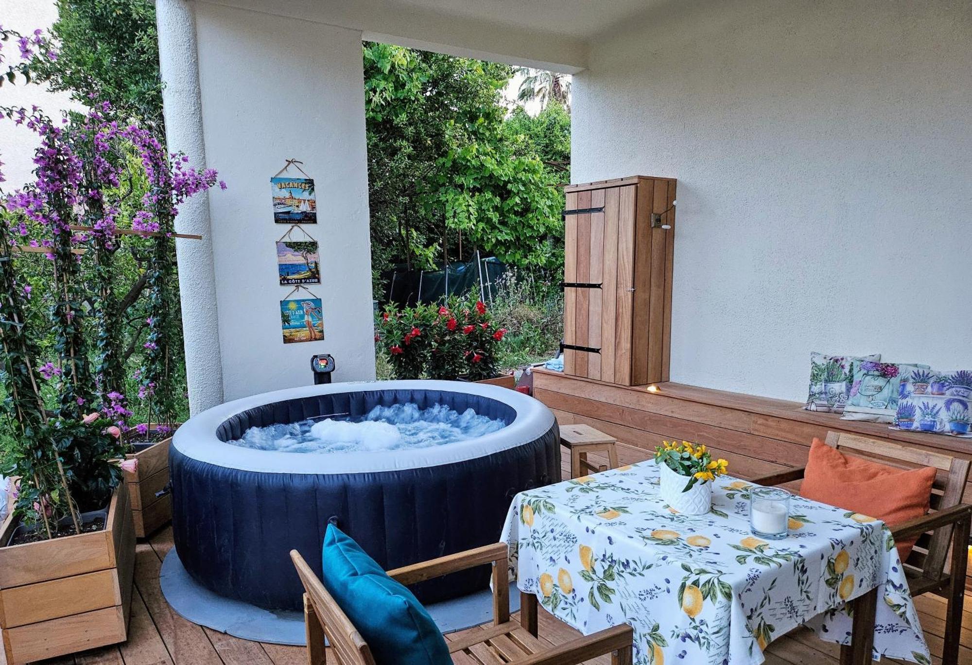 Charmant Studio Pres De La Plage Avec Jacuzzi Et Terrasse Privative Villeneuve-Loubet Eksteriør billede
